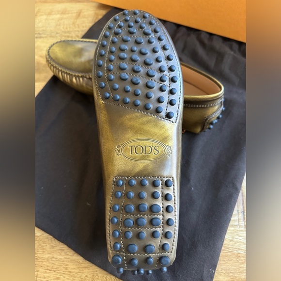 Tod’s Woman Metal Copper Loafers - Picture 3 of 10